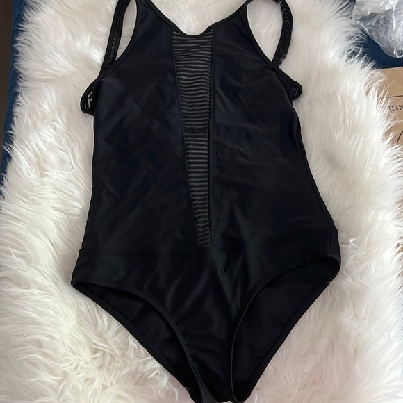Bodyglove one piece swimsuit - Picture 4 of 6